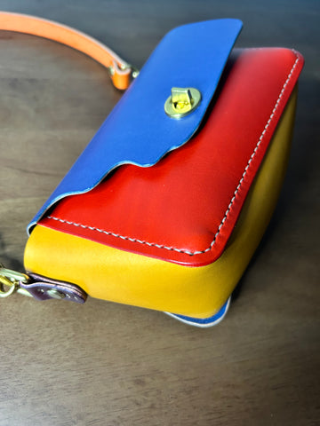 The Macaw- Medium Squiggle Bag 🦜💛