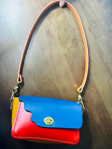 The Macaw- Medium Squiggle Bag 🦜💛