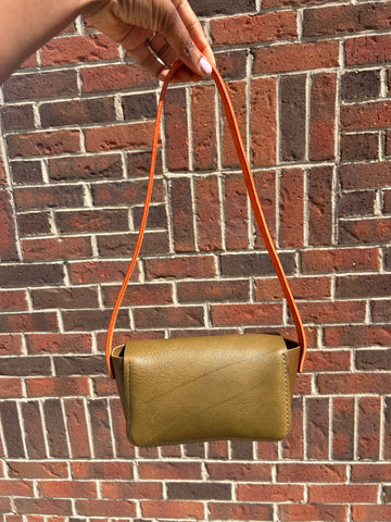Swiggly Crossbody purse in Olive & Yellow!