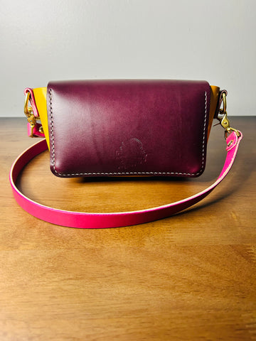 Pink Paradise- Medium Squiggle crossbody bag 💛