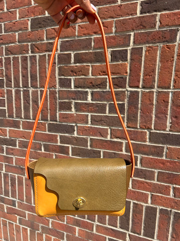 Swiggly Crossbody purse in Olive & Yellow!