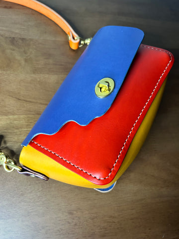 The Macaw- Medium Squiggle Bag 🦜💛