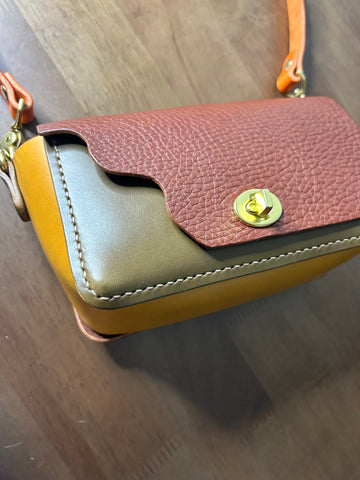 Medium Swiggle Bag- Milled Brown