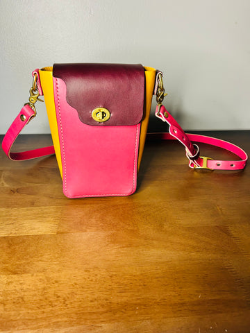 Pink Paradise- Medium/ Large Squiggle Crossbody bag 💛